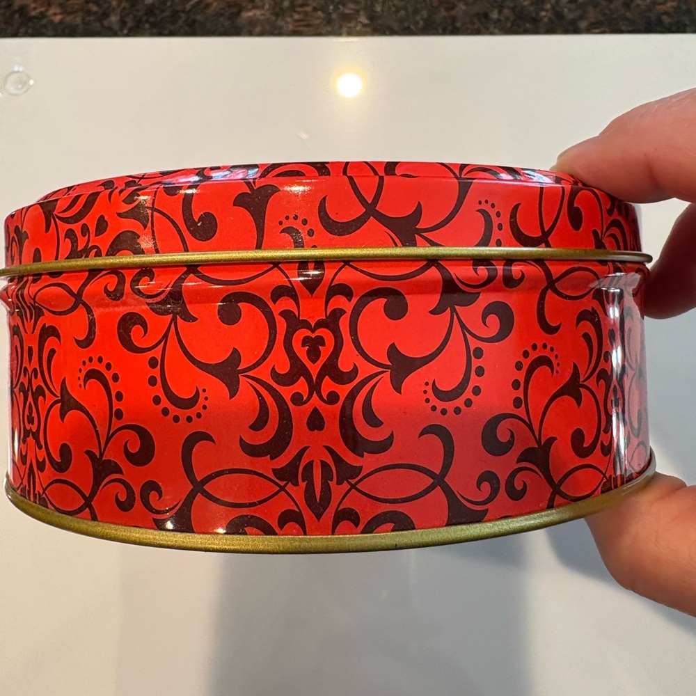 set of 8 - Red and Black Decorative Tin
